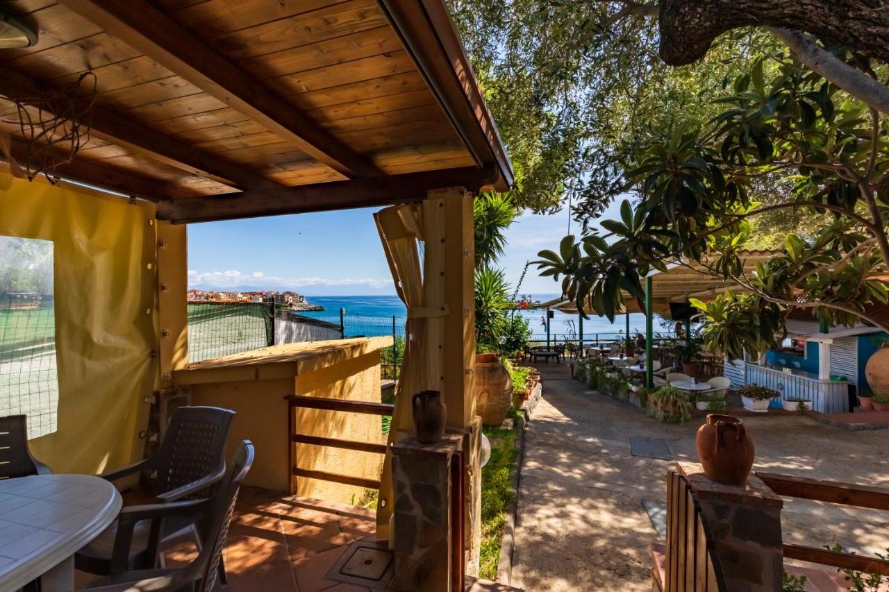 Villaggio Residence Pietra Grigia 卡梅罗塔的码头 外观 照片