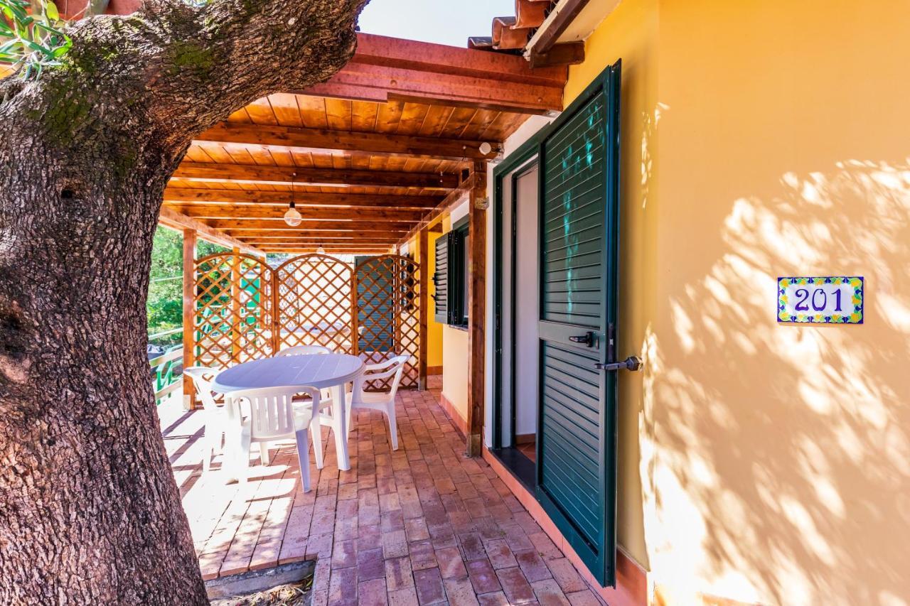 Villaggio Residence Pietra Grigia 卡梅罗塔的码头 外观 照片